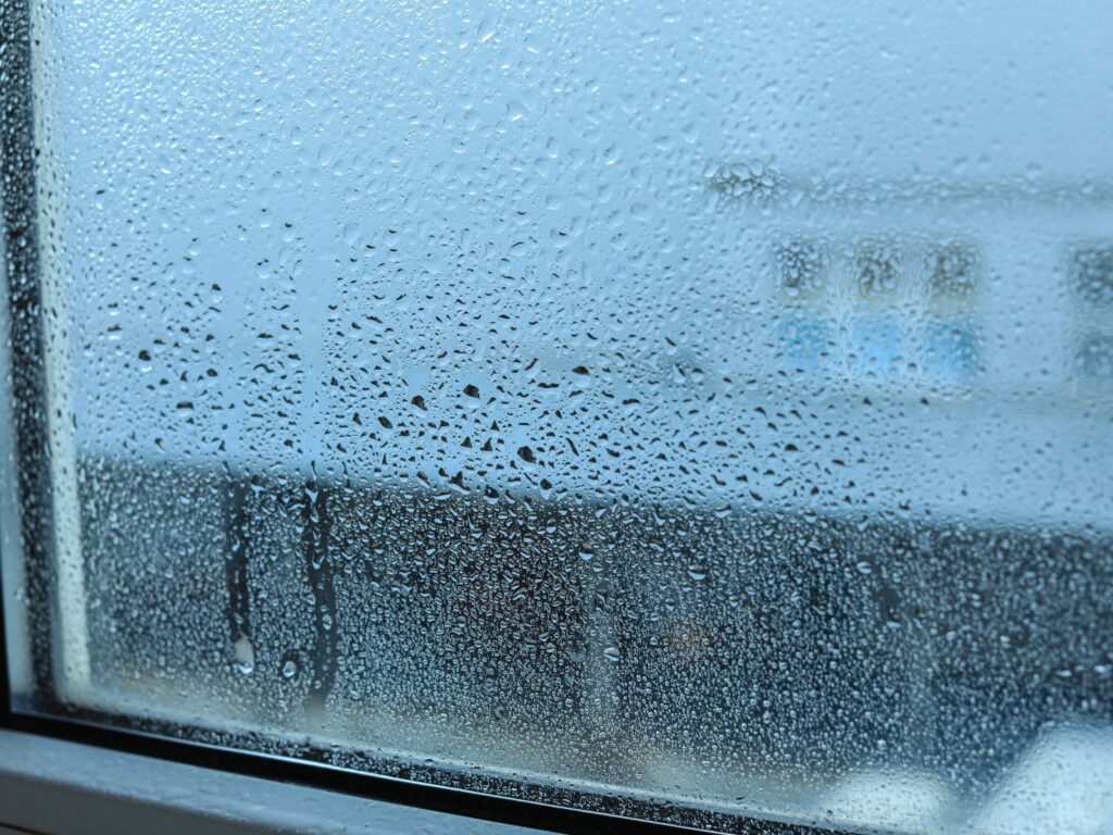 condensación en ventanas por falta de ventilación
