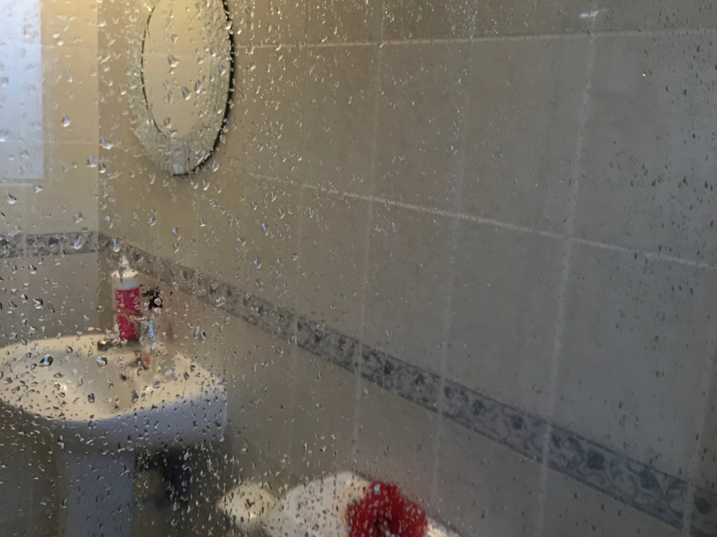 condensacion en baño despues de ducharse