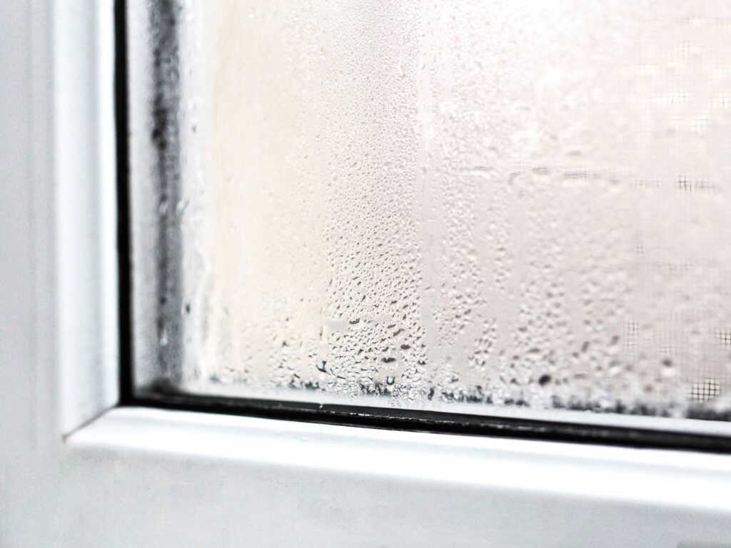 ventilar casa para reducir humedad