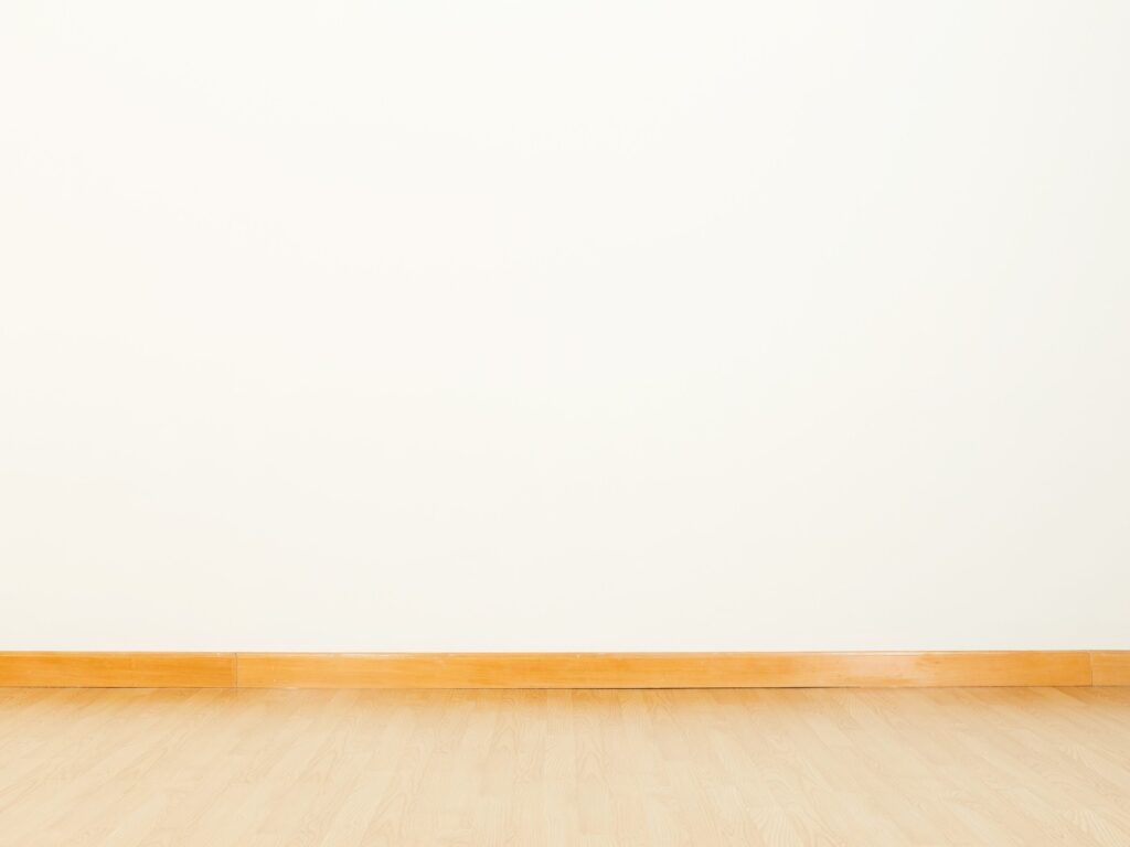 pared interior después de eliminar el moho